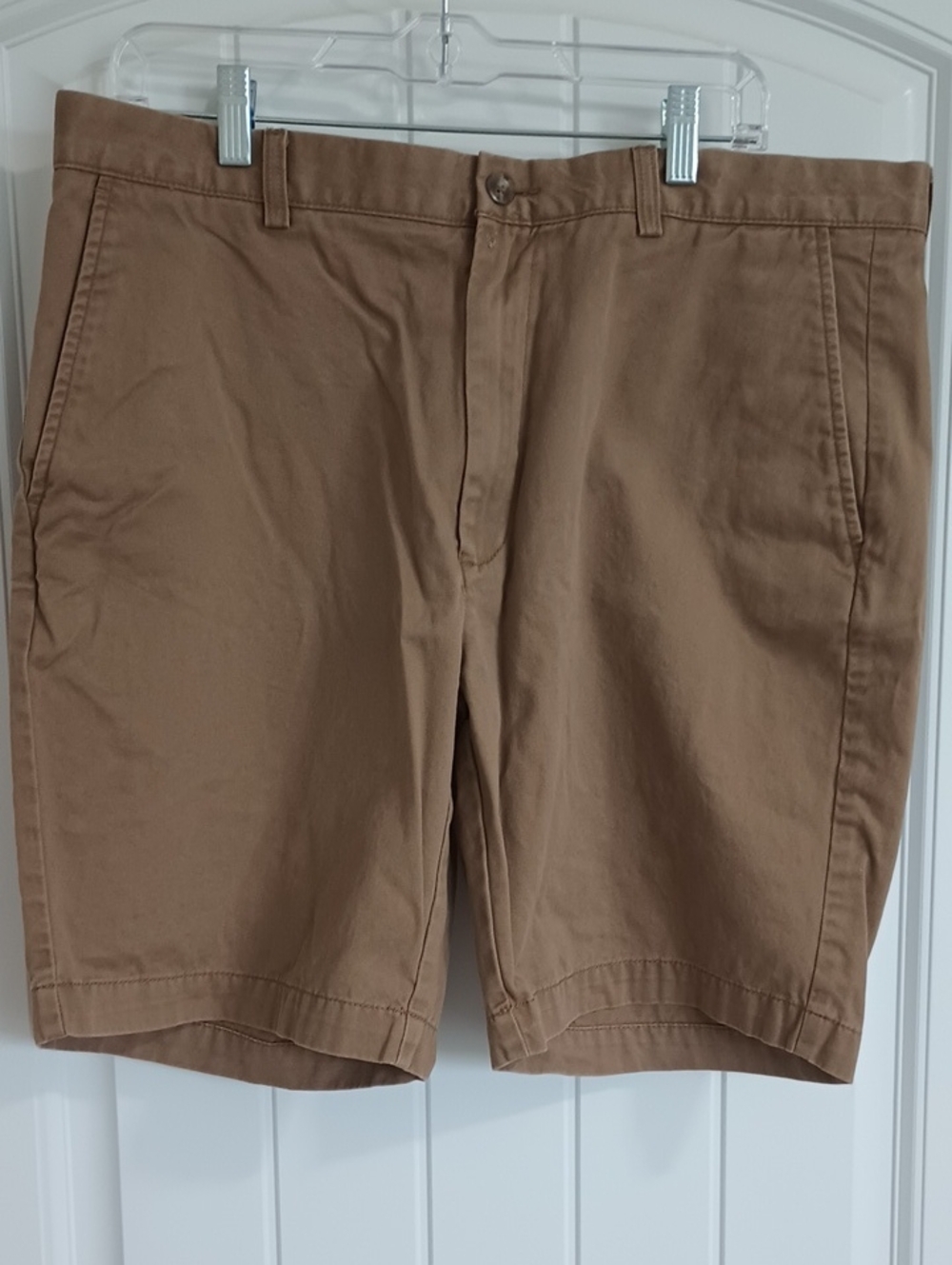 Roundtree & Yorke Men's Khaki Flat Front Shorts - 38